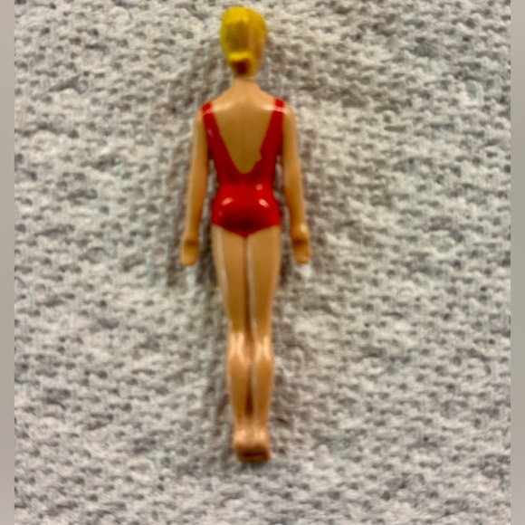 Vintage 1960s 1.75" Barbie Clone Mini Dollhouse Figurine – Hard Plastic Blonde - Picture 6 of 6